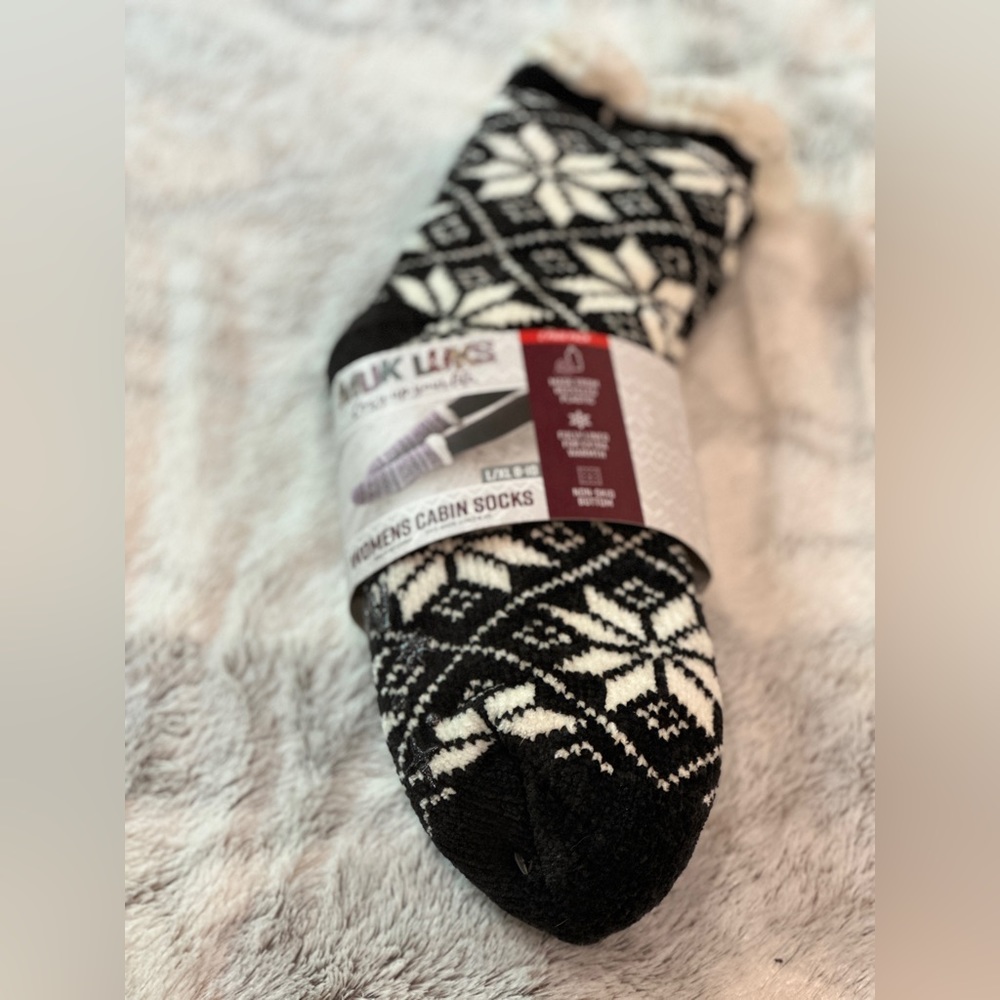 1 pair of Muk Luks Women’s Cozy Cabin Socks (from a two pack)